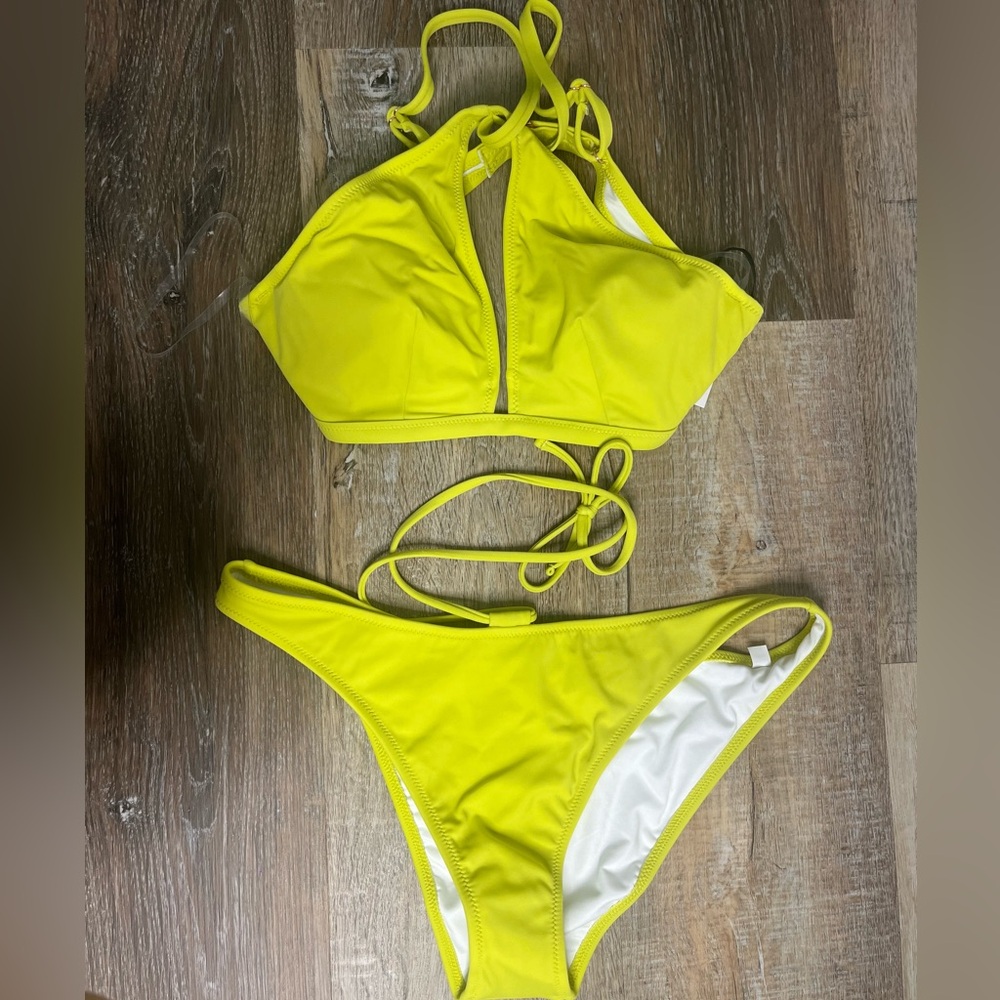 Green bathing suit set
